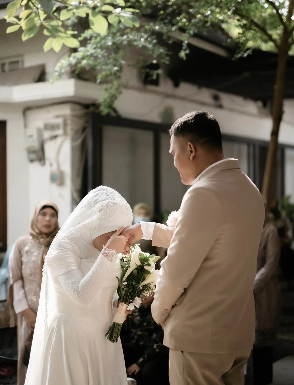 Intimate Engagement di Paragraph Coffee & Eatery